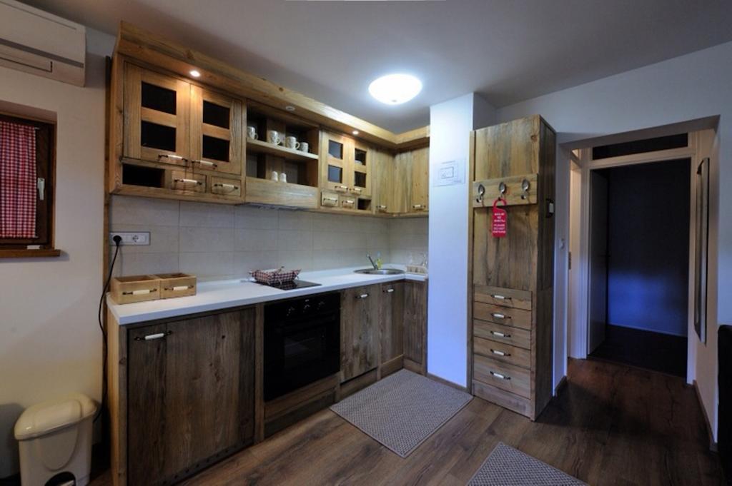 Apartment Drvena Kuca Mreznica Gornji Zvečaj Δωμάτιο φωτογραφία