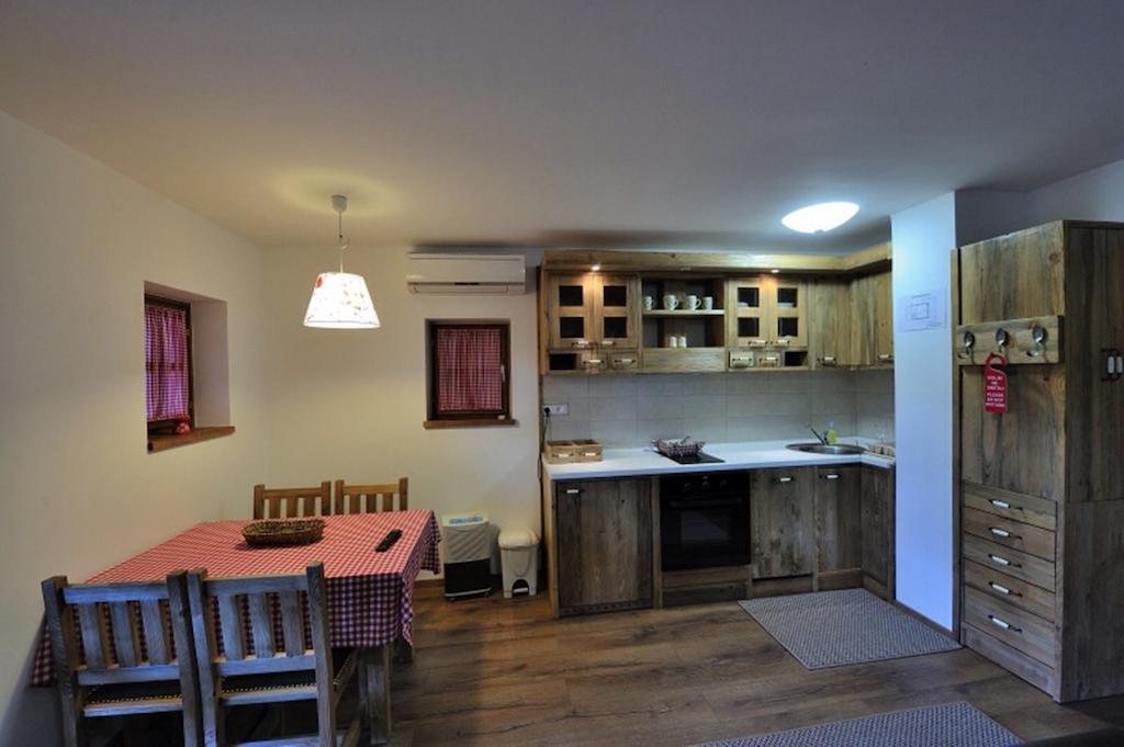 Apartment Drvena Kuca Mreznica Gornji Zvečaj Δωμάτιο φωτογραφία